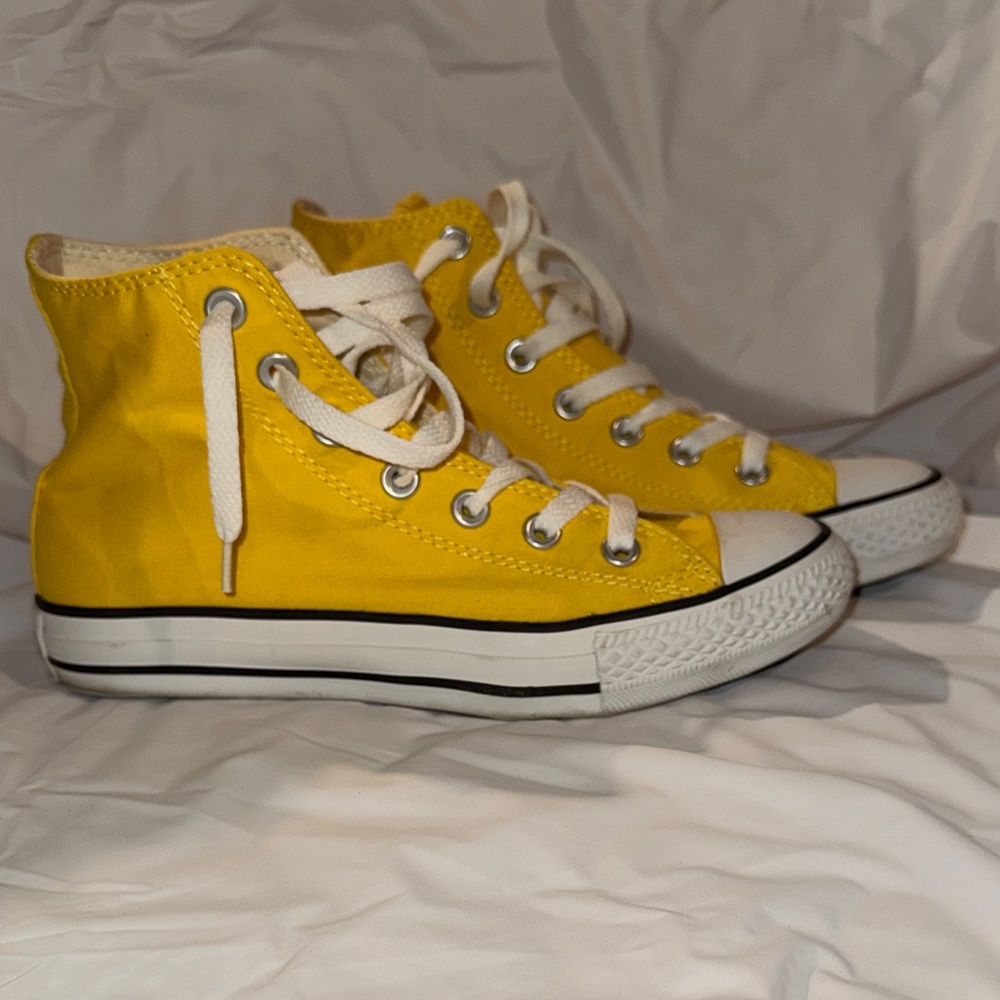 EUC Converse All Star Yellow High-Top Sneakers Men’s 4.5 Women’s 6.5